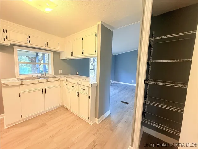 $199,900 | 1015 Crone Road, Memphis, IN 47143