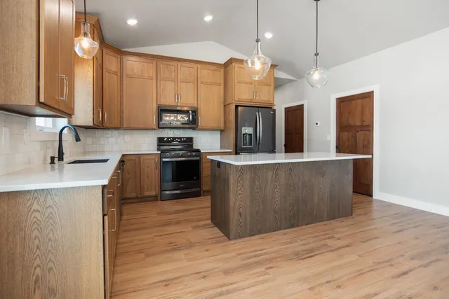 $398,400 | 2765 County Rd EE, Abrams, WI 54101