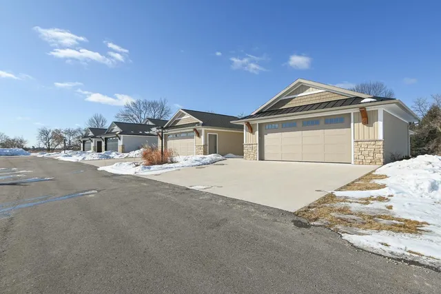 $398,400 | 2765 County Rd EE, Abrams, WI 54101