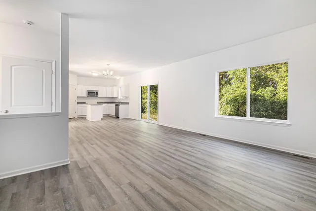 $425,000 | 7177 Belle Pointe Drive, Belleville, MI 48111