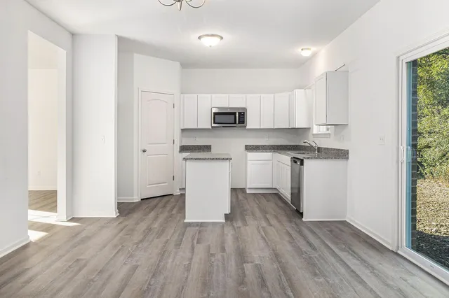 $425,000 | 7177 Belle Pointe Drive, Belleville, MI 48111