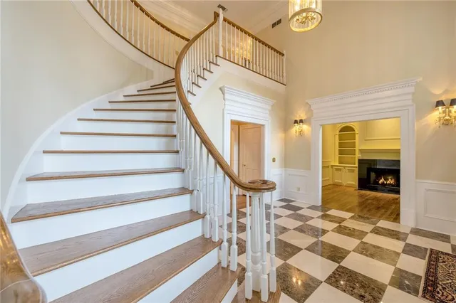 a view of entryway with a front door