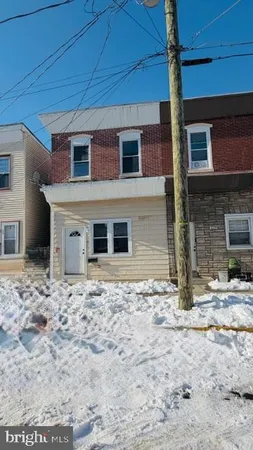 $2,100 | 231 3rd Street, Gloucester City, NJ 08030