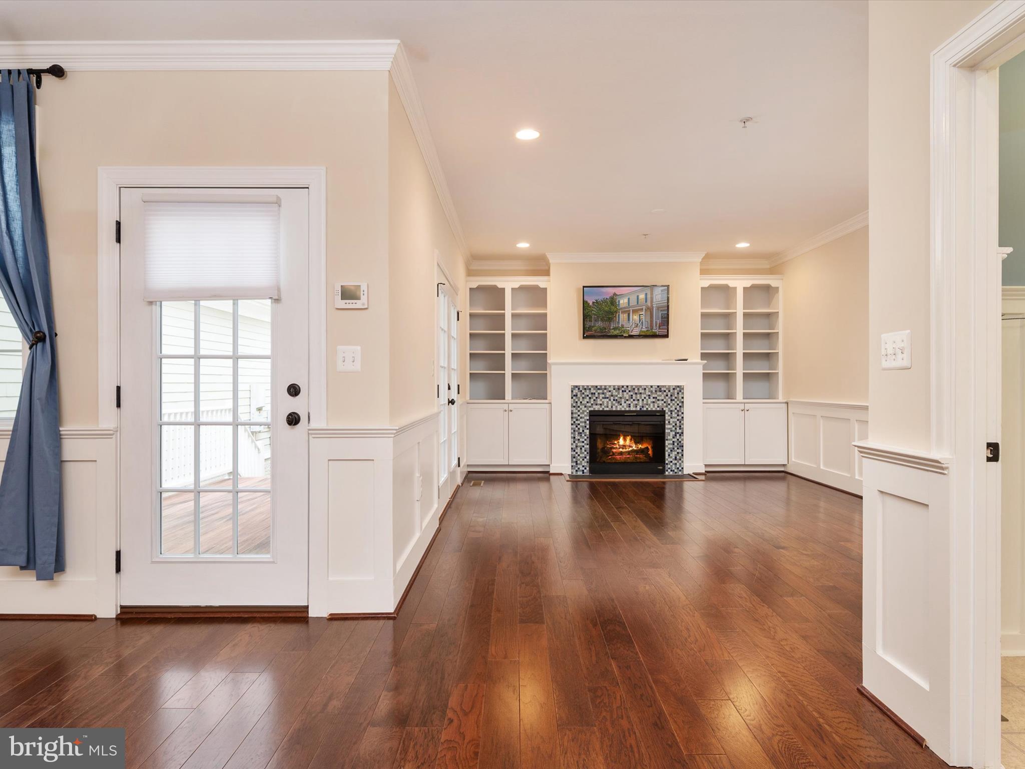 107 Gibson Circle Chester, MD 21619 - Photo 8 of 60 Dining/ Living Room