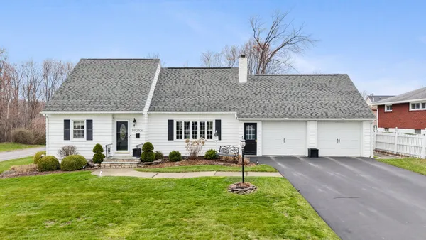 $389,900 | 2701 Columbia Drive, Endwell, NY 13760
