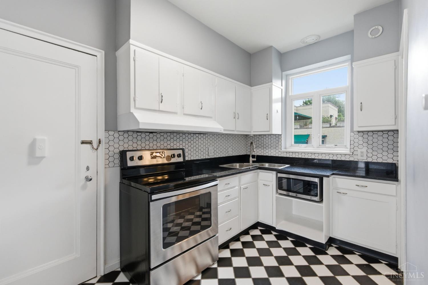 2372 Madison Road, Unit W3D Cincinnati, OH 45208 - Photo 19 of 54