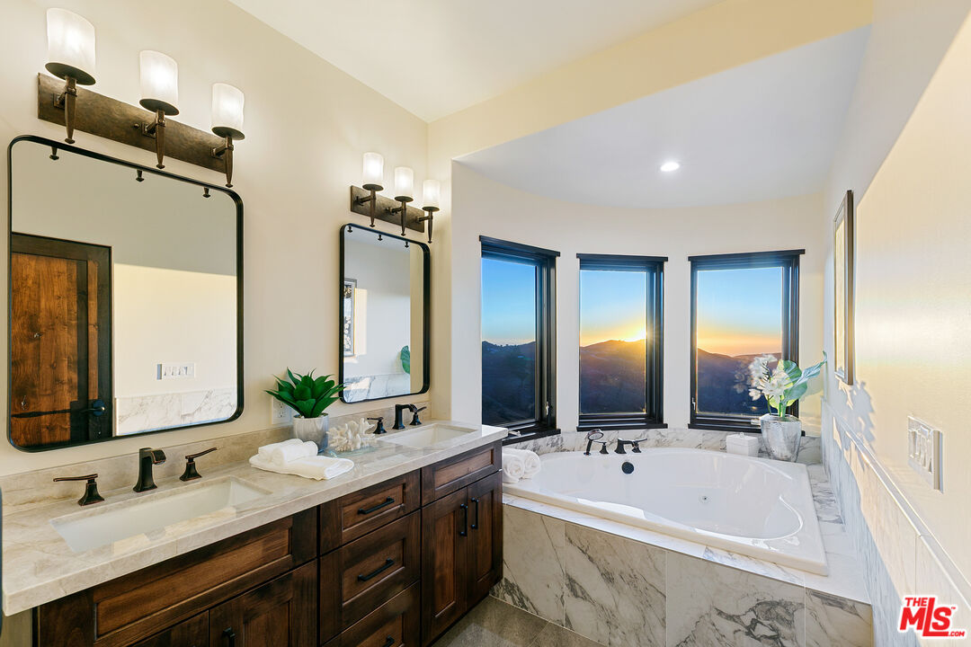 8567-rd Mipolomol Road Malibu, CA 90265 - Photo 12 of 34