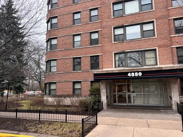 $1,150 | 4880 North Marine Drive, Unit 214, Chicago, IL 60640