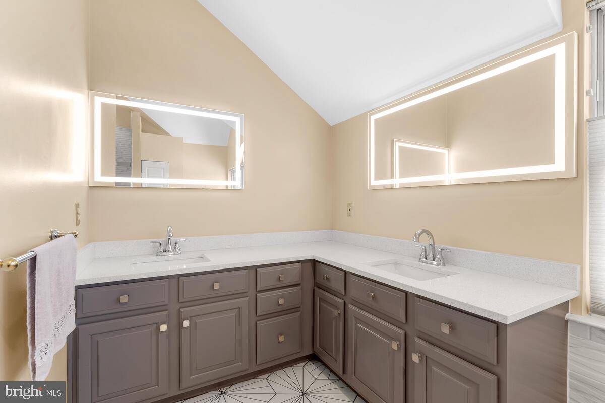 13111 Venetian Road Silver Spring, MD 20904 - Photo 23 of 42 Fully Upgraded Master Bath