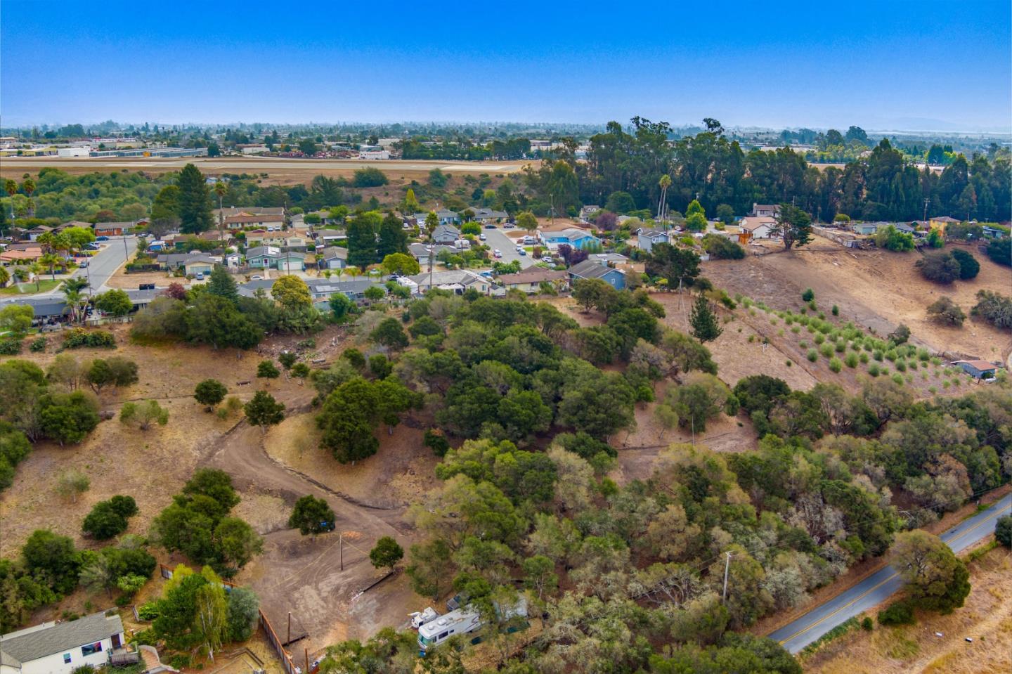 76 Larkin Valley Road Watsonville, CA 95076 - Photo 5 of 13 Gallery Image 5