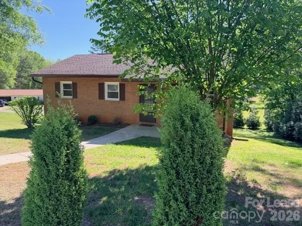 $1,300 | 10 Cherry Street, Granite Falls, NC 28630