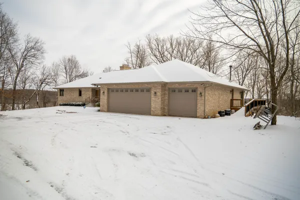 $625,000 | 10343 North Girl Scout Road, Stillman Valley, IL 61084