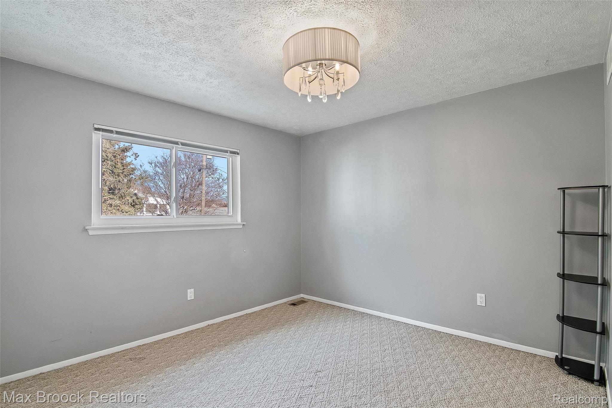 83 Stratford Lane Rochester, MI 48309 - Photo 11 of 20 Bedroom #2