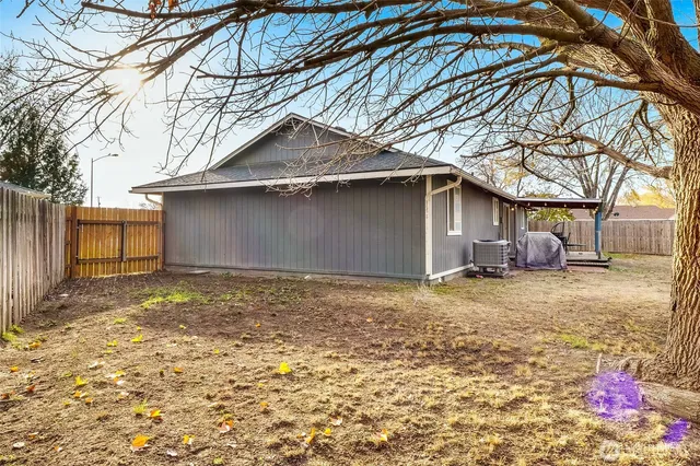 $305,000 | 1116 South Bobbi Drive, Moses Lake, WA 98837