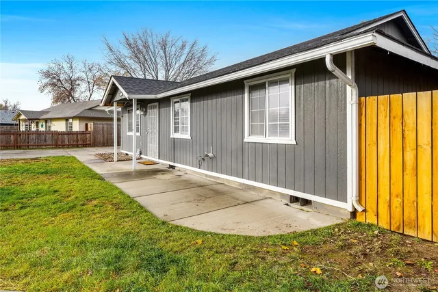 $305,000 | 1116 South Bobbi Drive, Moses Lake, WA 98837