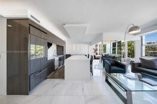 $895,000 | 3 Island Avenue, Unit 3C, Miami Beach, FL 33139