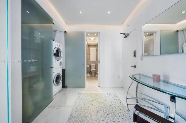 $895,000 | 3 Island Avenue, Unit 3C, Miami Beach, FL 33139