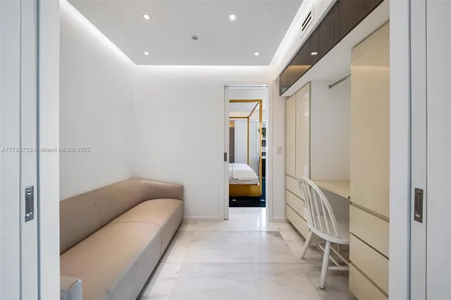 $895,000 | 3 Island Avenue, Unit 3C, Miami Beach, FL 33139