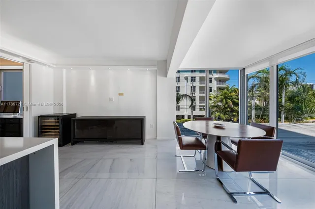 $895,000 | 3 Island Avenue, Unit 3C, Miami Beach, FL 33139