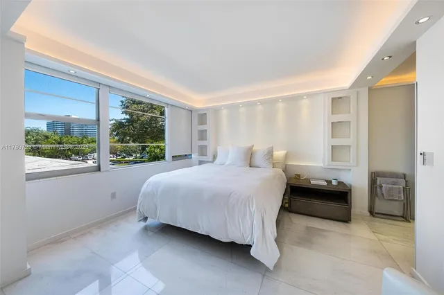 $895,000 | 3 Island Avenue, Unit 3C, Miami Beach, FL 33139