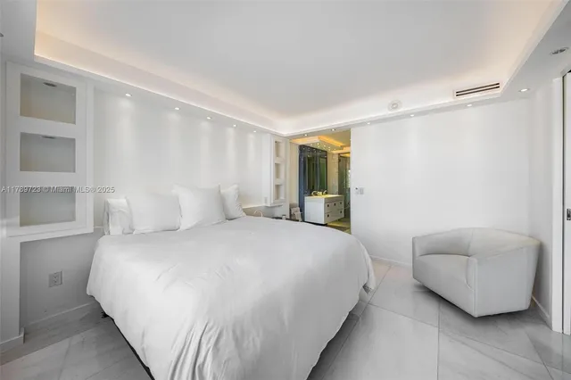 $895,000 | 3 Island Avenue, Unit 3C, Miami Beach, FL 33139