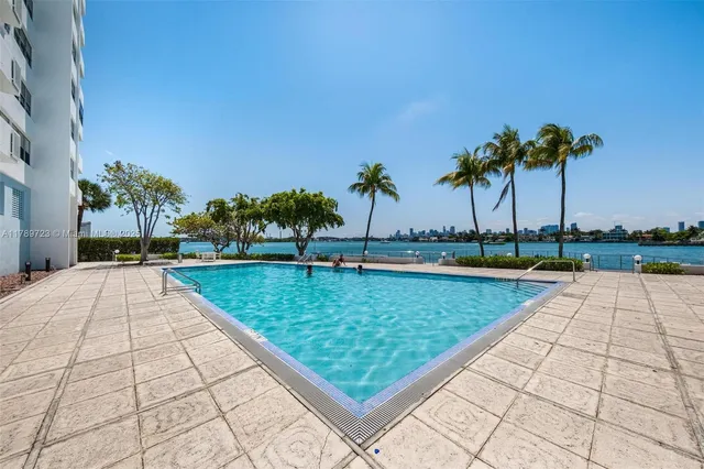 $895,000 | 3 Island Avenue, Unit 3C, Miami Beach, FL 33139
