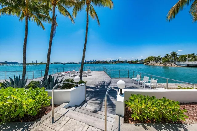 $895,000 | 3 Island Avenue, Unit 3C, Miami Beach, FL 33139