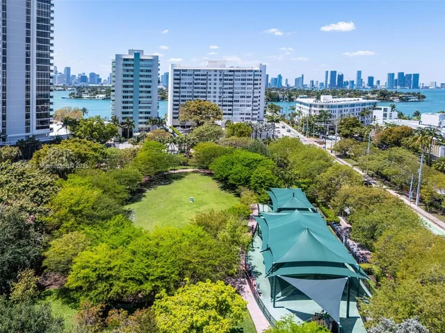 $895,000 | 3 Island Avenue, Unit 3C, Miami Beach, FL 33139