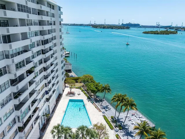 $895,000 | 3 Island Avenue, Unit 3C, Miami Beach, FL 33139