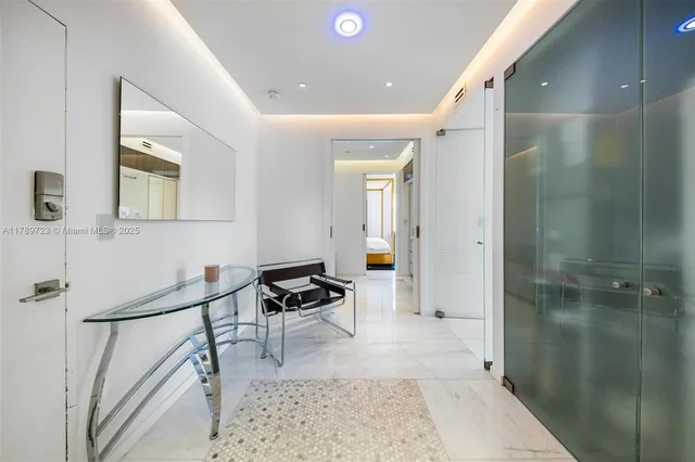 $895,000 | 3 Island Avenue, Unit 3C, Miami Beach, FL 33139