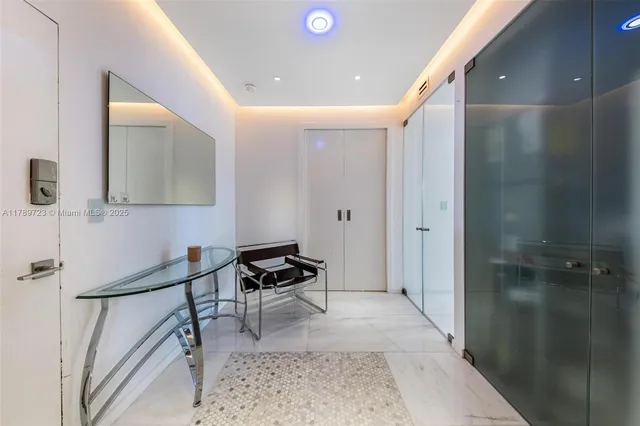 $895,000 | 3 Island Avenue, Unit 3C, Miami Beach, FL 33139