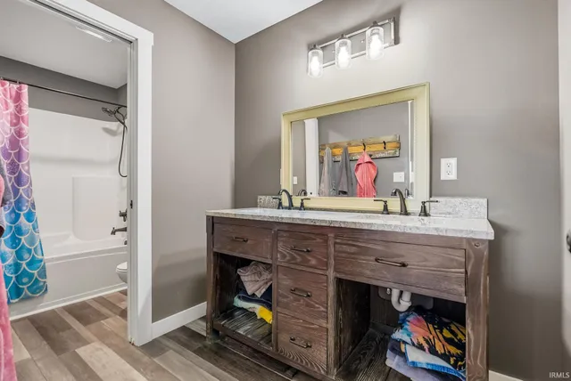 $1,299,900 | 52478 County Road 39, Middlebury, IN 46540