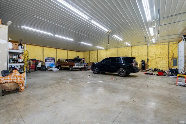 $1,299,900 | 52478 County Road 39, Middlebury, IN 46540