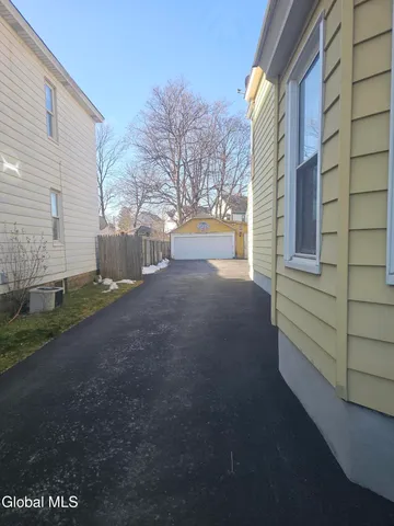 $1,800 | 1008 Helderberg Avenue, Schenectady, NY 12306