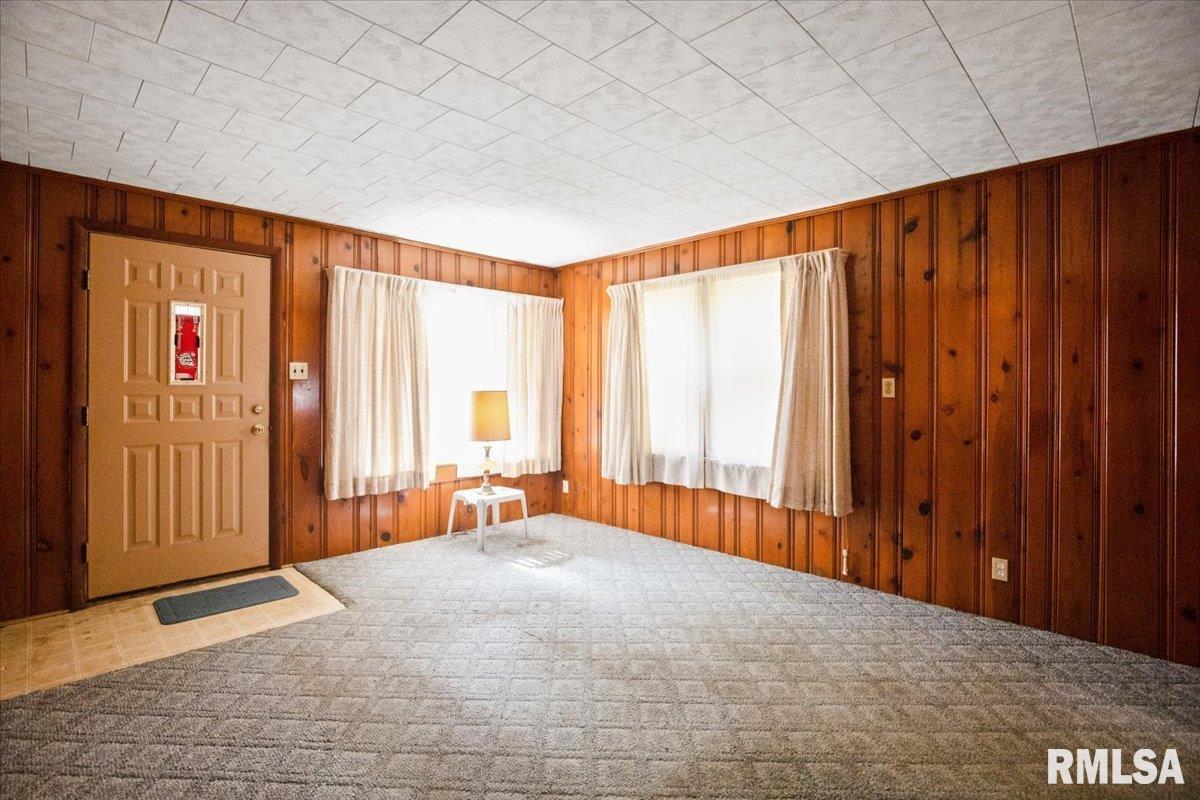 2373 East Keys Avenue Springfield, IL 62702 - Photo 11 of 16 Gallery Image 11