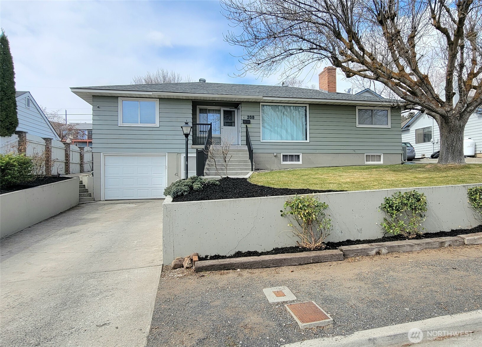 209 Patrick Road Ephrata, WA 98823 - Photo 2 of 28