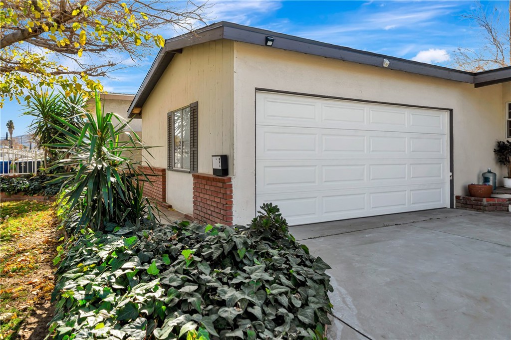 38453 3rd Street East Palmdale, CA 93550 - Photo 36 of 38 a house with a outdoor space