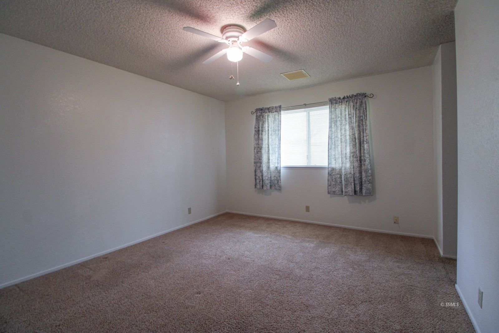 621 South Sorrel Street Ridgecrest, CA 93555 - Photo 23 of 37
