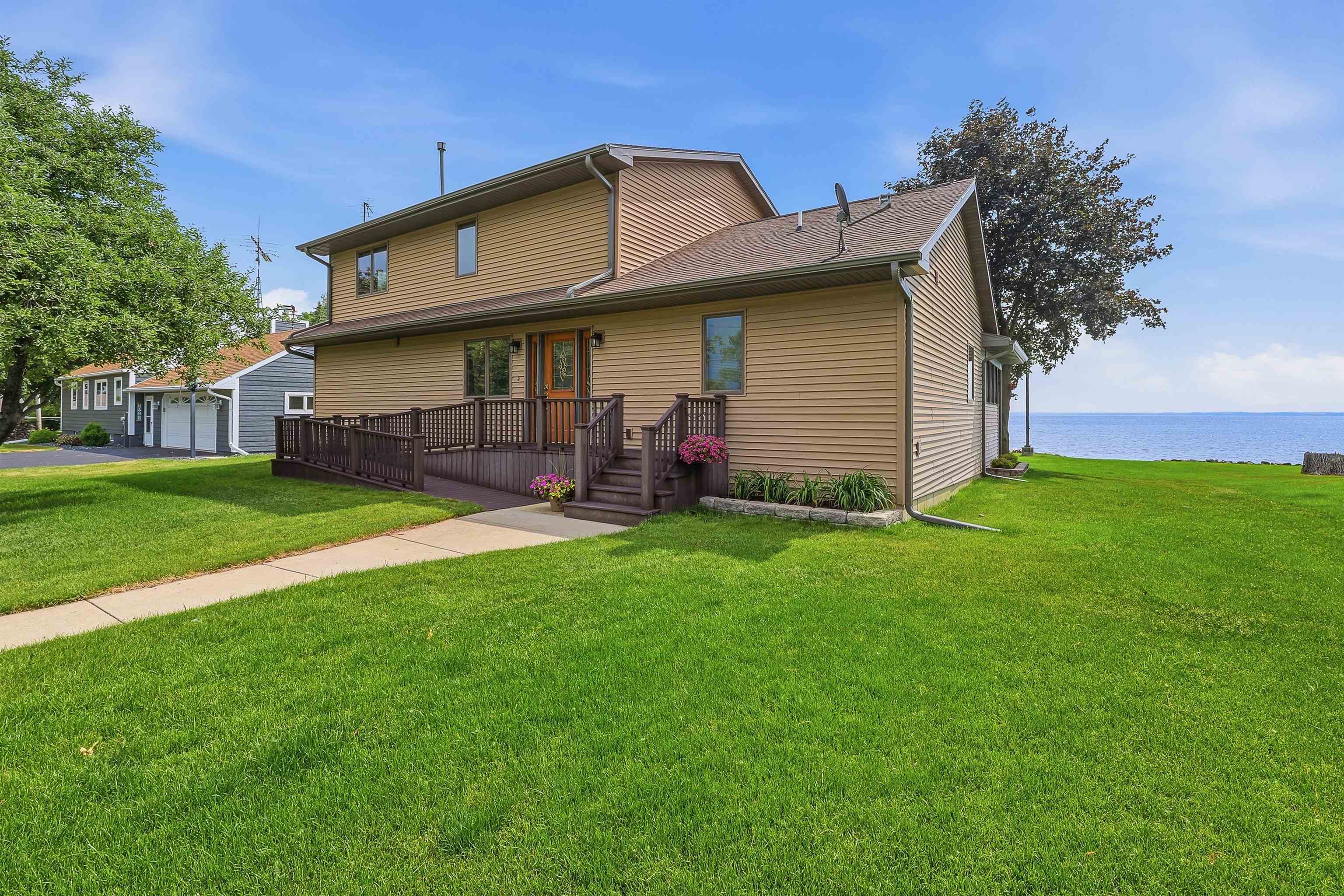6322 Black Wolf Point Road Oshkosh, WI 54902 - Photo 2 of 46