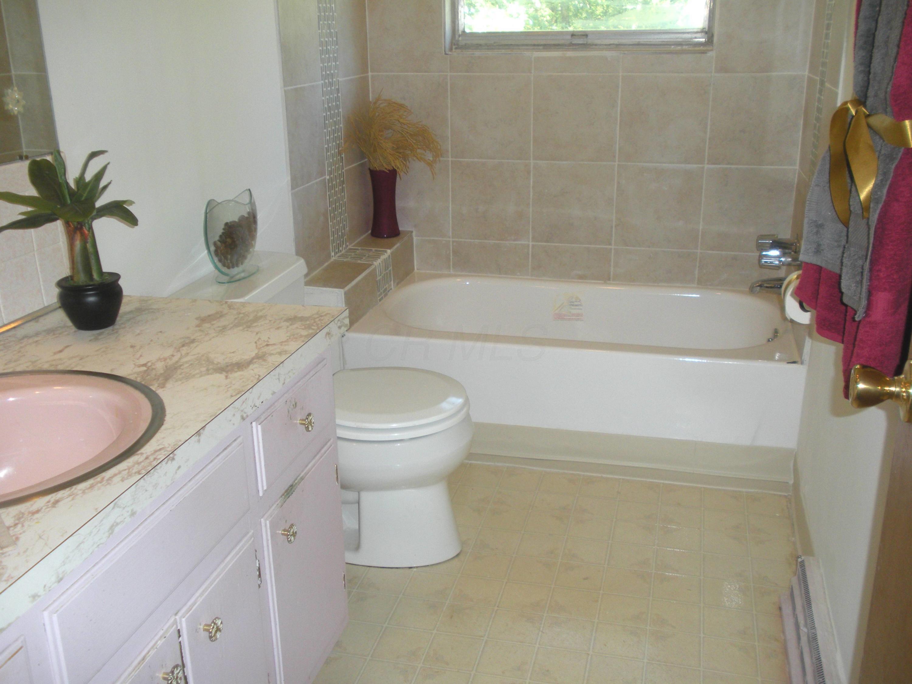 471 Heather Hill Road Columbus, OH 43213 - Photo 23 of 33