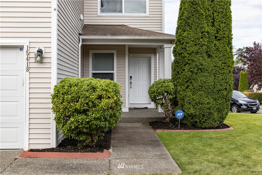 15418 39th Avenue Southeast Bothell, WA 98012 - Photo 3 of 20