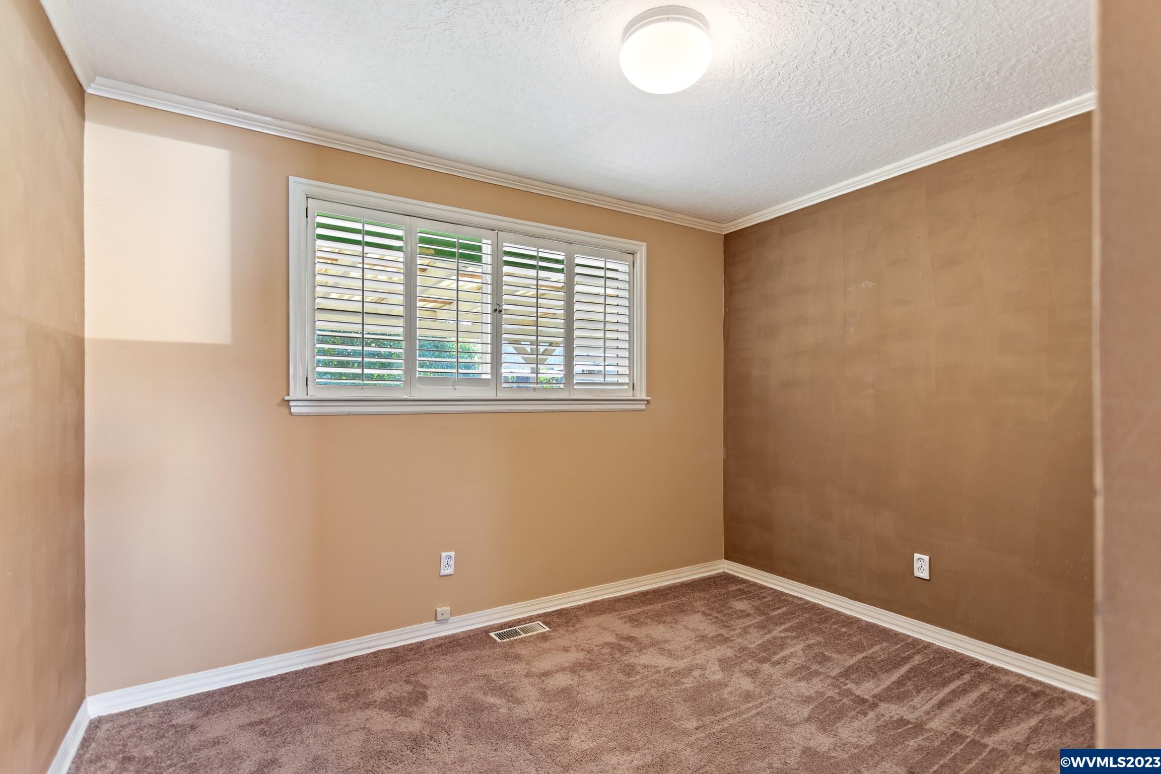 1324 Thompson Road Woodburn, OR 97071 - Photo 9 of 24 Gallery Image 9