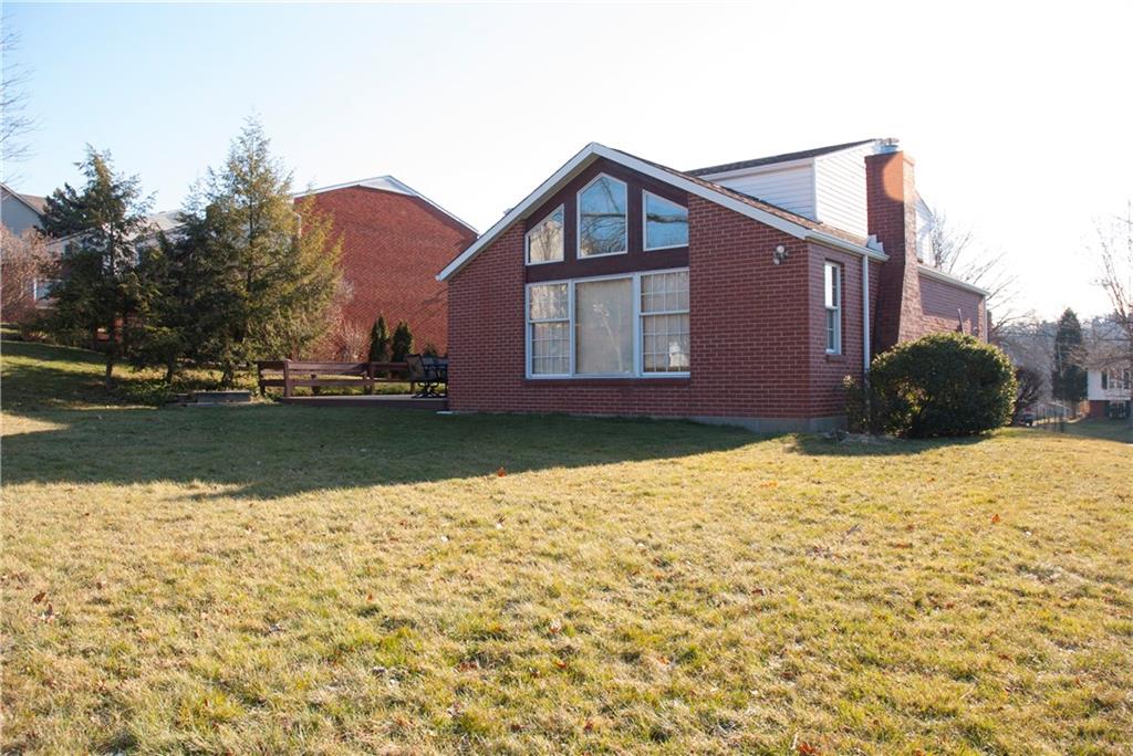 150 Cherrytree Road Carnegie, PA 15106 - Photo 2 of 18 Look at the size of that yard...