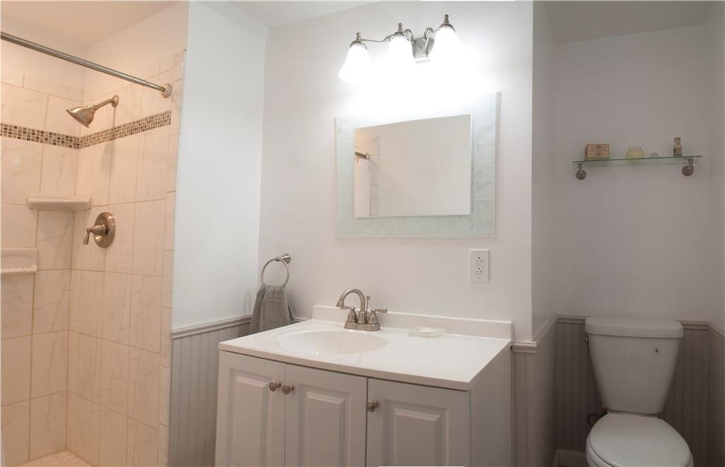 150 Cherrytree Road Carnegie, PA 15106 - Photo 12 of 18 Lovely updated full bath in master suite!