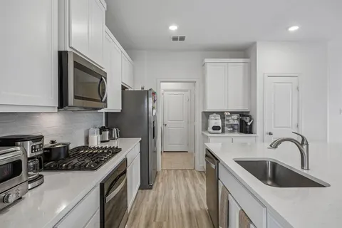 $2,800 | 4101 Valley Mills Drive, Crandall, TX 75114