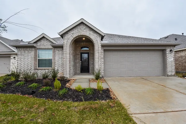 $2,450 | 3113 Catalonion Court, Conroe, TX 77301