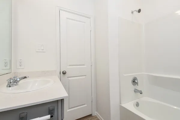 $2,100 | 3113 Catalonion Court, Conroe, TX 77301