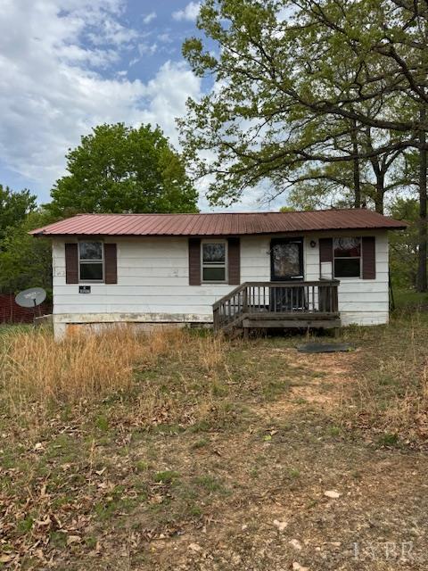 a front view of a house with garage