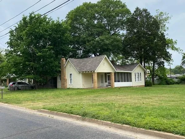 $149,500 | 302 West College Street, Athens, TX 75751