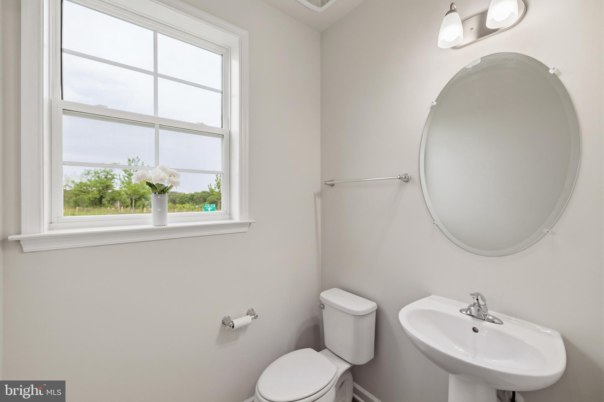 1076 Overlook Loop Laurel, MD 20707 - Photo 13 of 34 Main level 1/2 bath